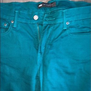 Vintage turquoise color Levis 505 straight leg jeans Waist 30, Length 32.